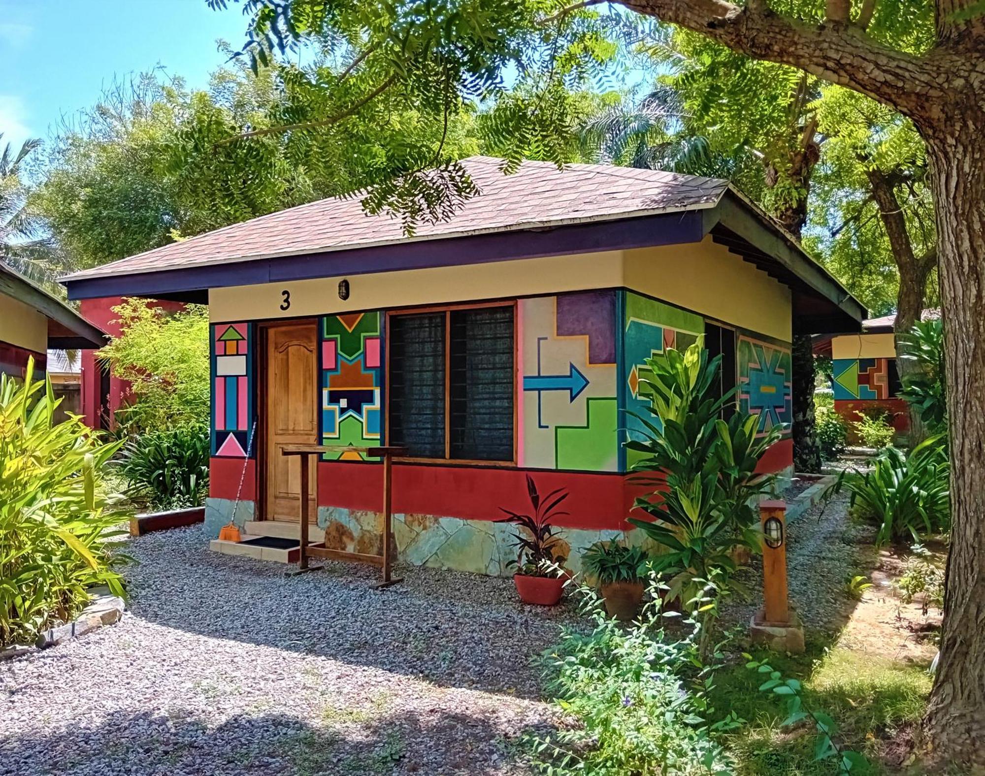Ko-Sa Beach Resort Ltd Ampeni Dış mekan fotoğraf