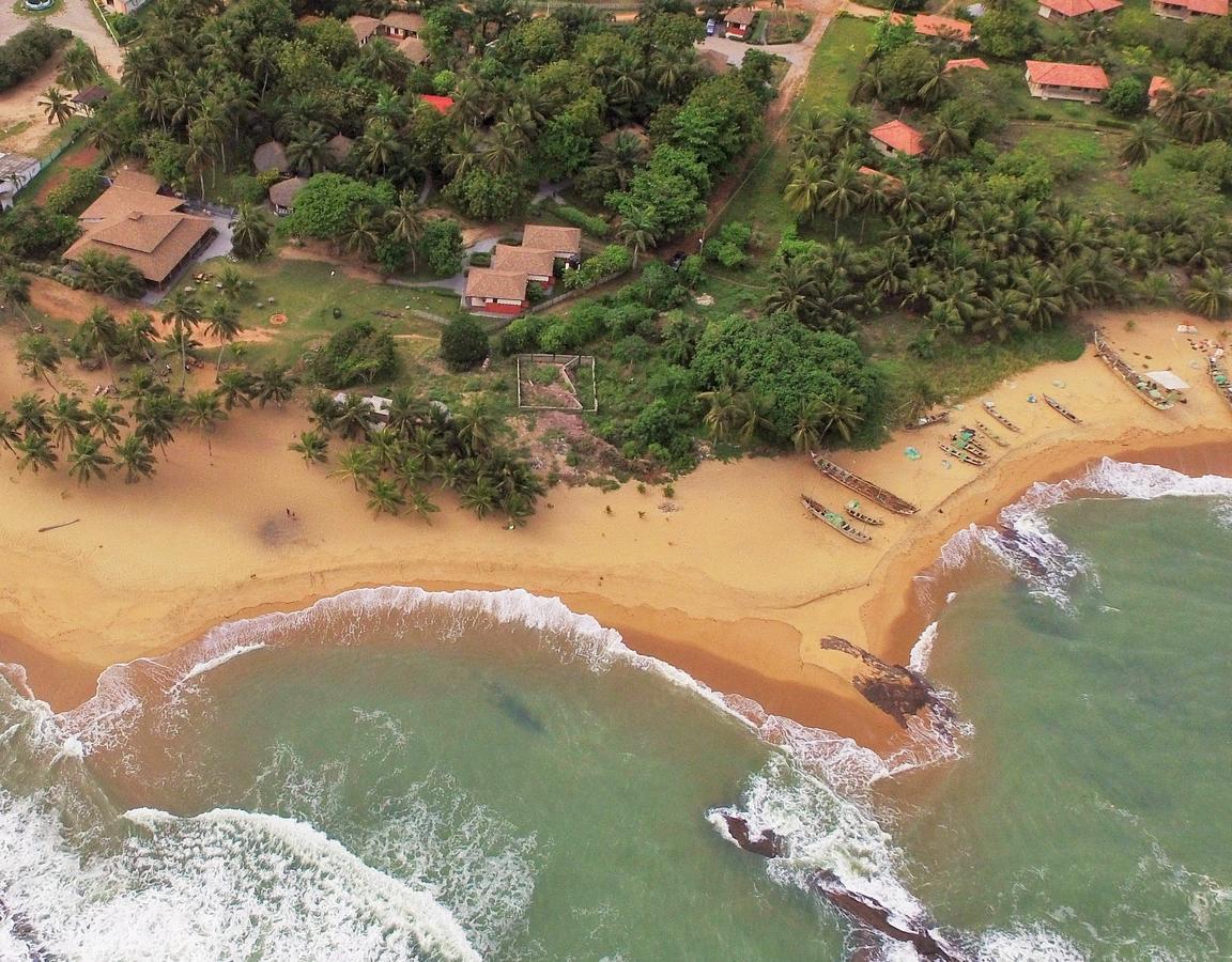 Ko-Sa Beach Resort Ltd Ampeni Dış mekan fotoğraf